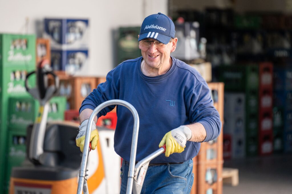 Mitarbeiter_Max_Getraenkemarkt